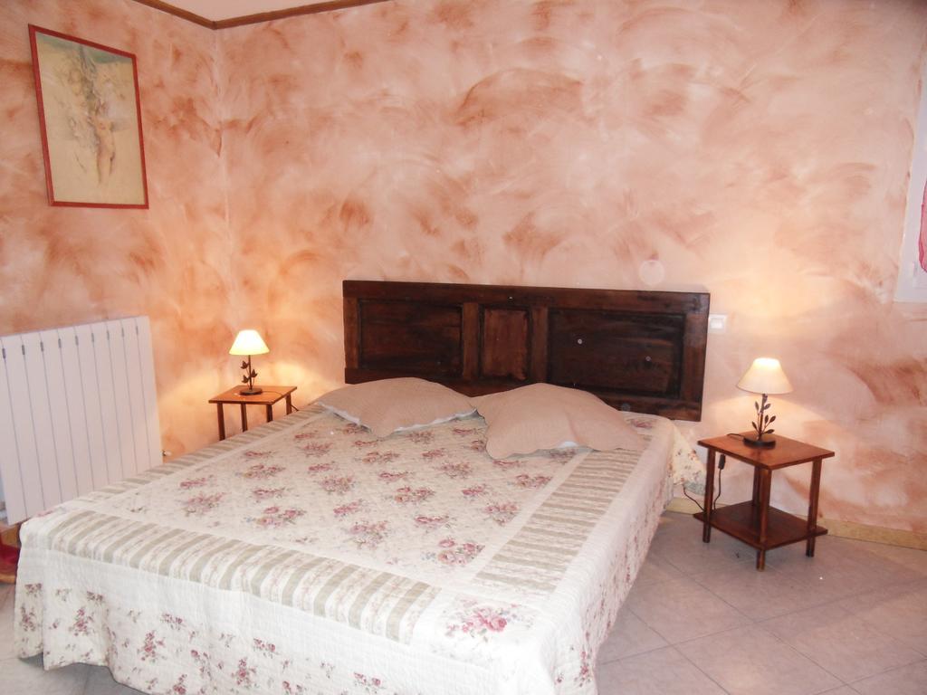 A Pianella Hotell Castirla Exteriör bild