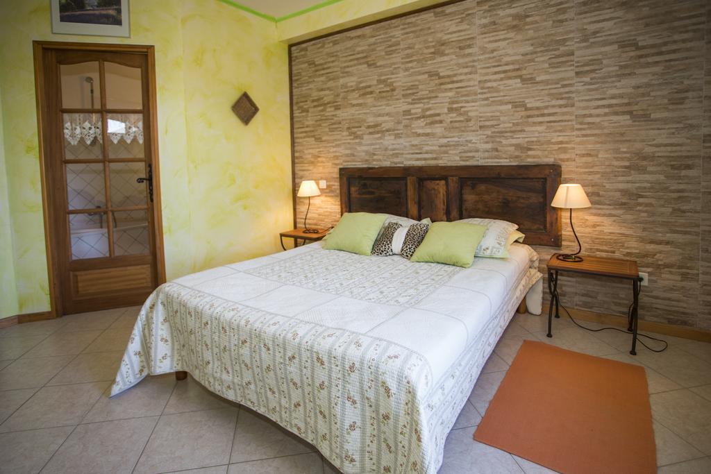 A Pianella Hotell Castirla Exteriör bild